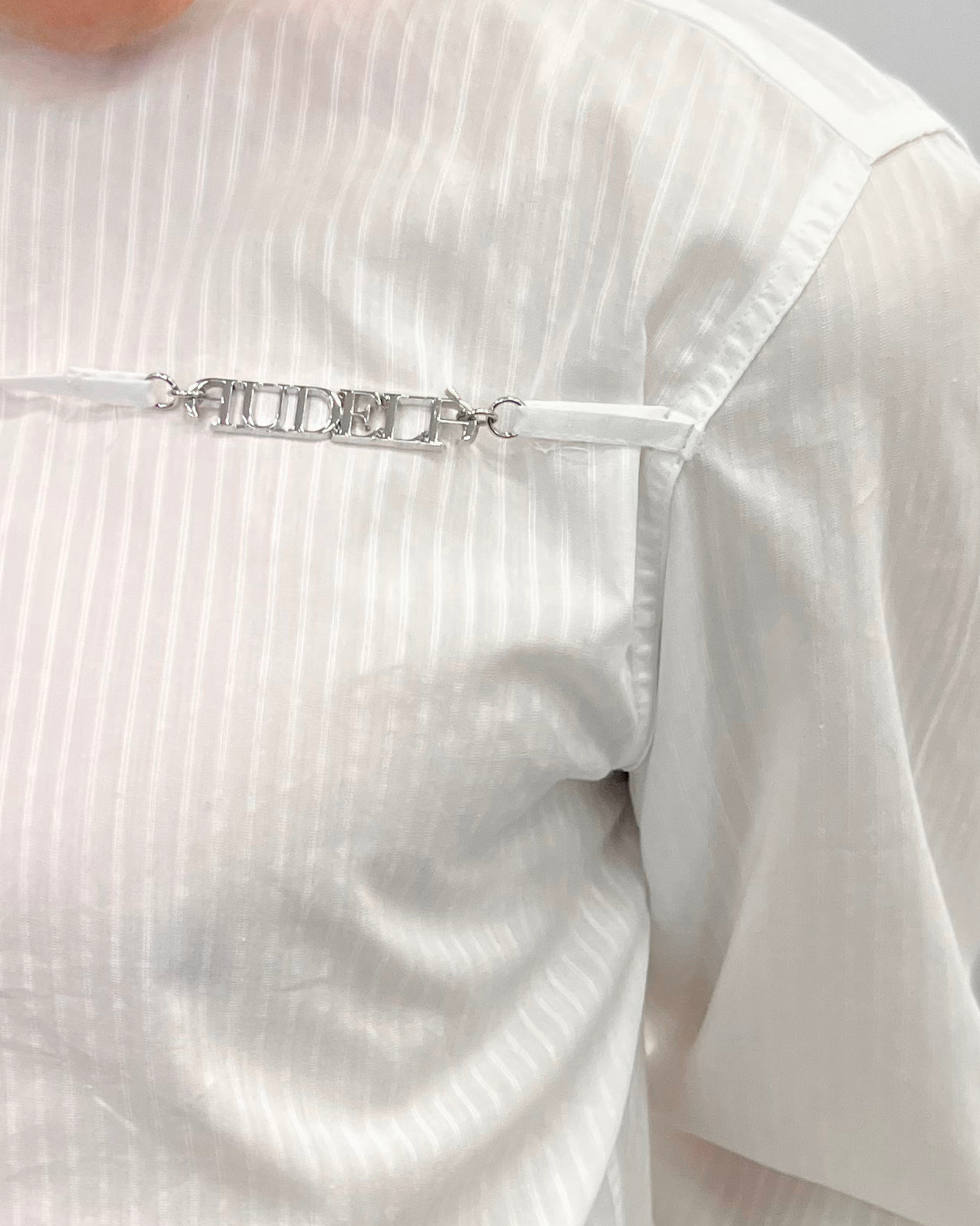 Long sleeve shirt with audelà logo shoulder height